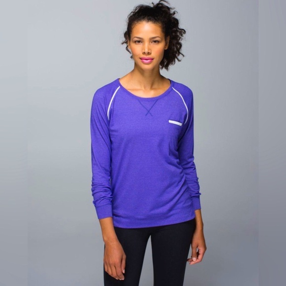 Lululemon Weightless Crewin Heathered Bruised Berry. Size 4. Pristine.